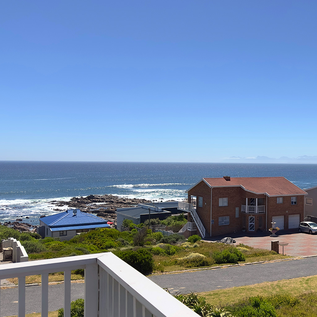 Gansbaai B&B, Walker Bay accommodation, best guesthouse in Gansbaai, whale watching in Gansbaai