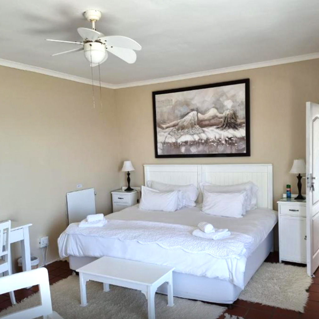 Gansbaai B&B, Walker Bay accommodation, best guesthouse in Gansbaai, whale watching in Gansbaai