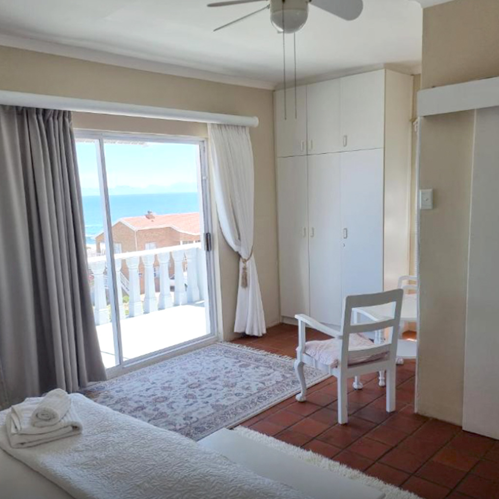 Gansbaai B&B, Walker Bay accommodation, best guesthouse in Gansbaai, whale watching in Gansbaai