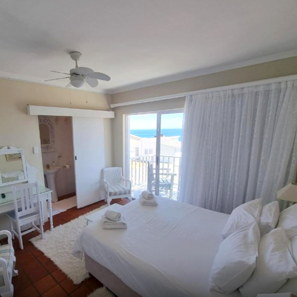 Gansbaai B&B, Walker Bay accommodation, best guesthouse in Gansbaai, whale watching in Gansbaai
