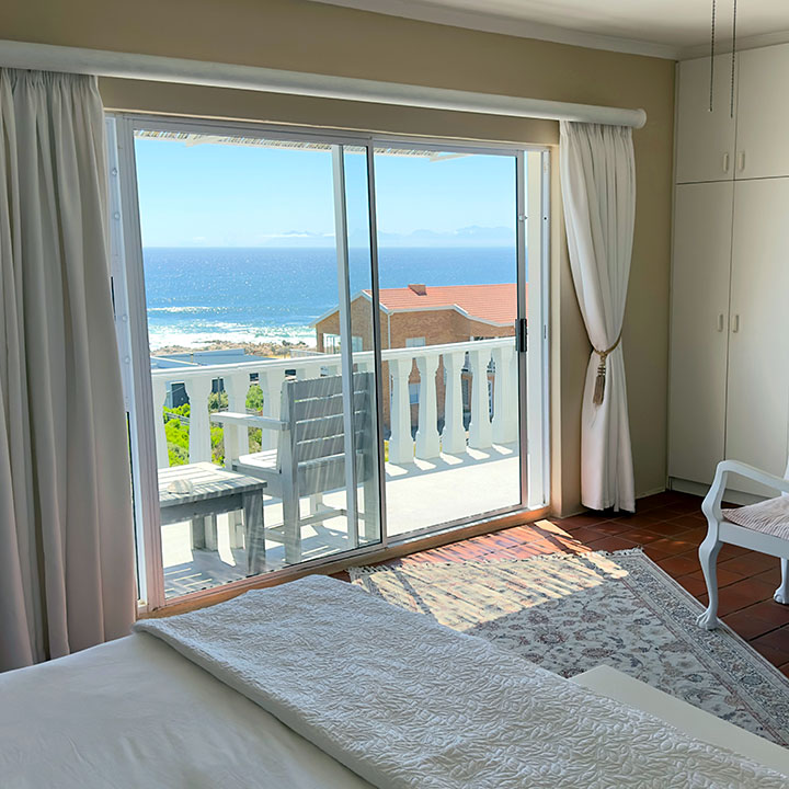 Gansbaai B&B, Walker Bay accommodation, best guesthouse in Gansbaai, whale watching in Gansbaai